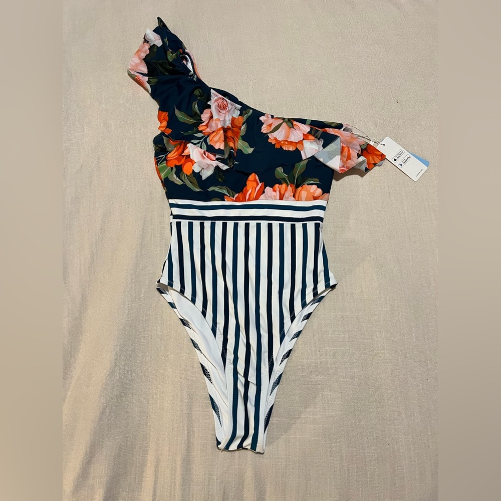 Cupshe one piece suit XS - Picture 4 of 5